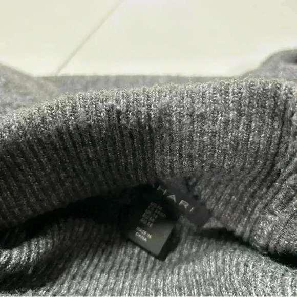 Tahari Gray Long Sleeve Knit Turtleneck Comfortable Soft Sweater Size Medium - Picture 13 of 14